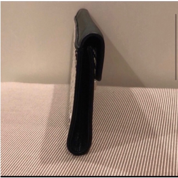 NWOT Vince Camuto Julia Clutch - Picture 3 of 5